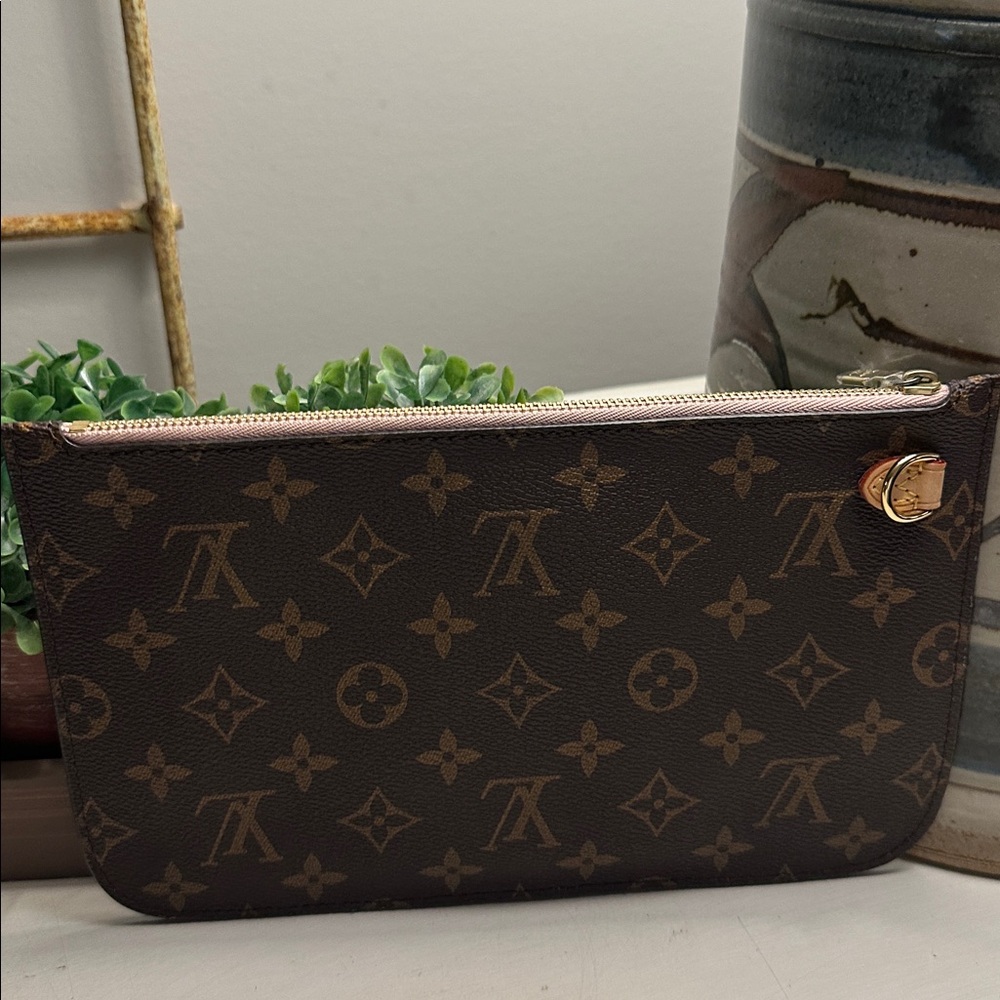Nwots Authentic Louis Vuitton Neverful Large Pouch Clutch - Picture 2 of 9